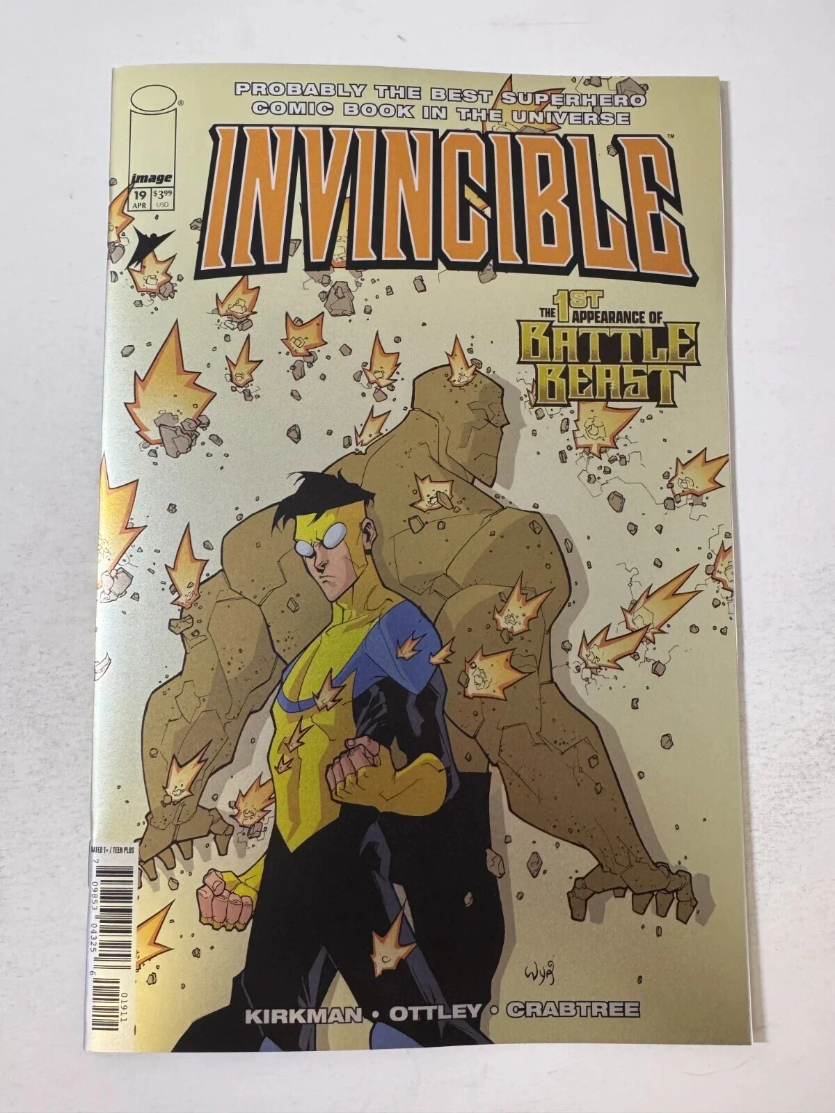 INVINCIBLE #19 First Battle Beast Reprint Foil (Blind Bag Pull)