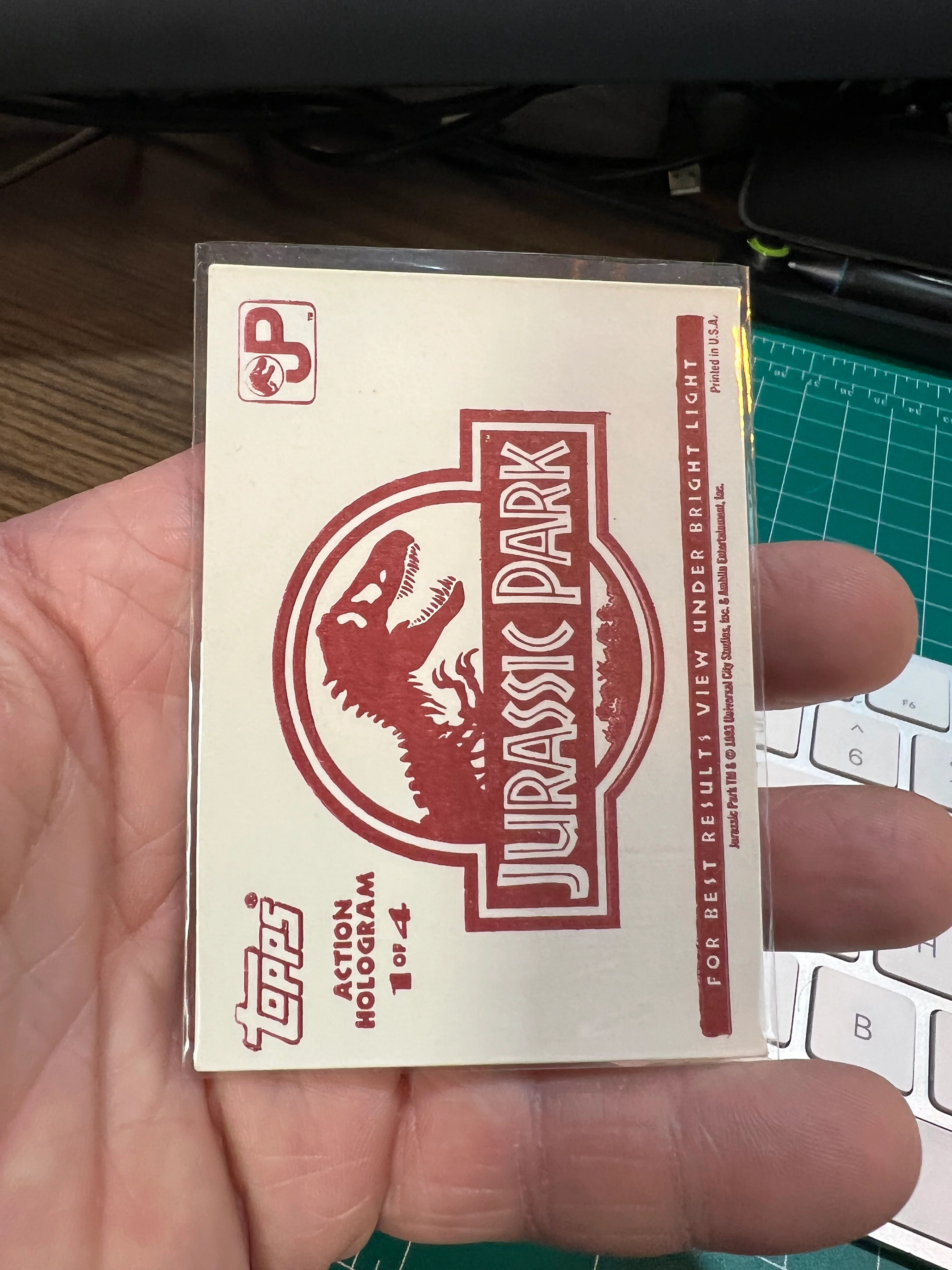 Jurassic Park : 1993 Topps Holographic Insert Action Hologram #1 of 4 - Image 2