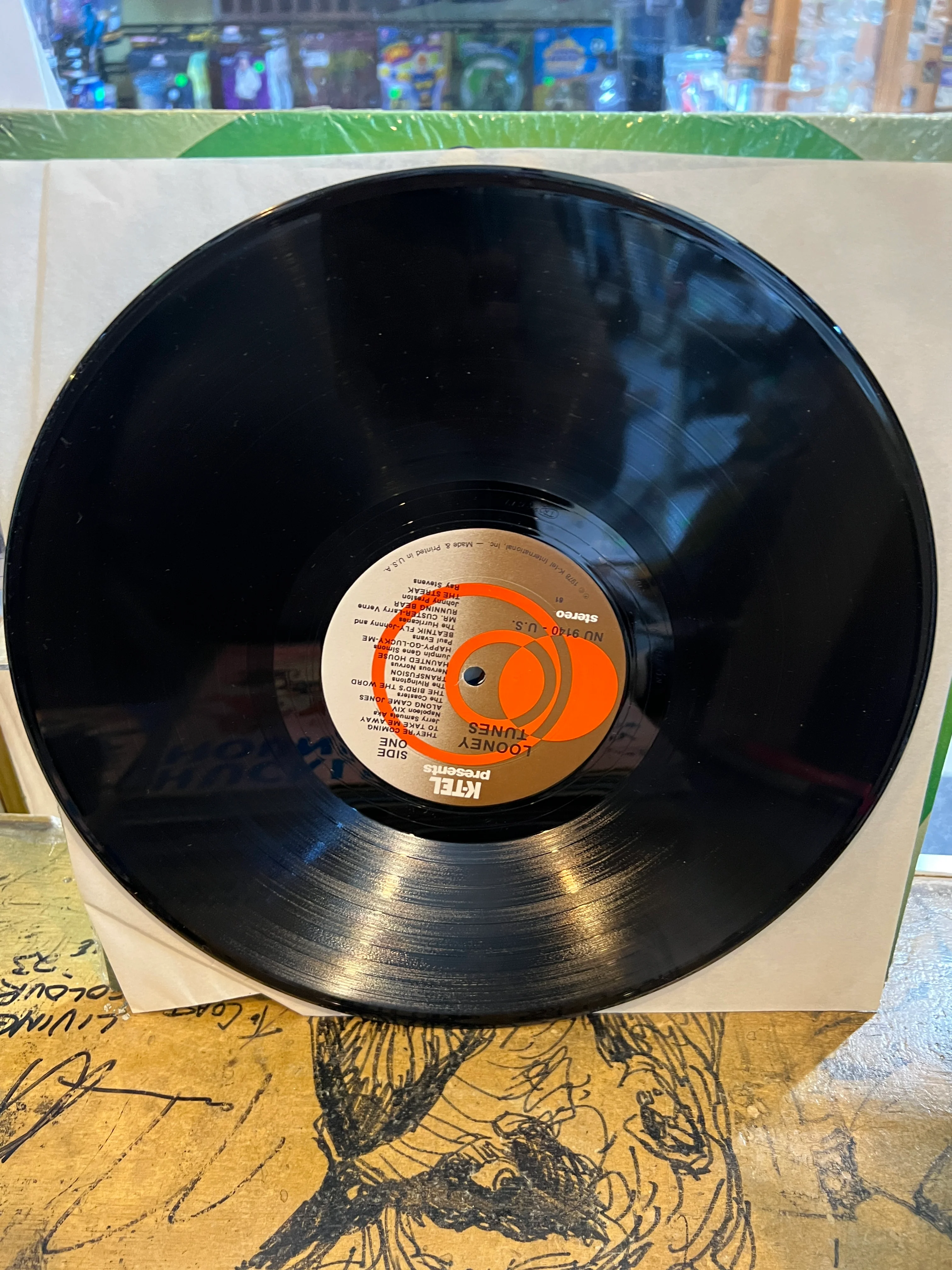 K-Tel's Looney Tunes LP - Image 3