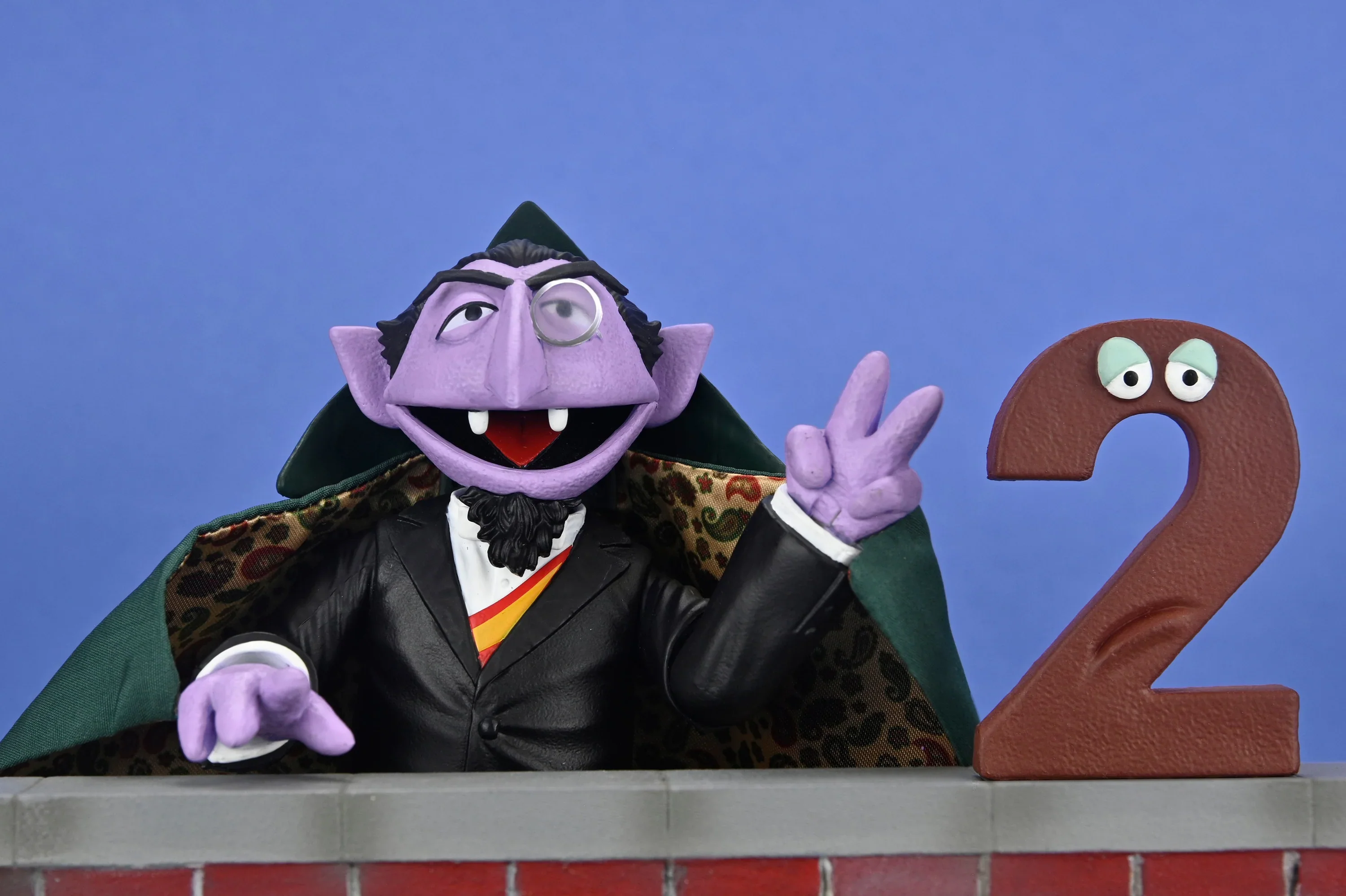 NECA: SESAME STREET - ULTIMATE THE COUNT 7” SCALE ACTION FIGURE - Image 2