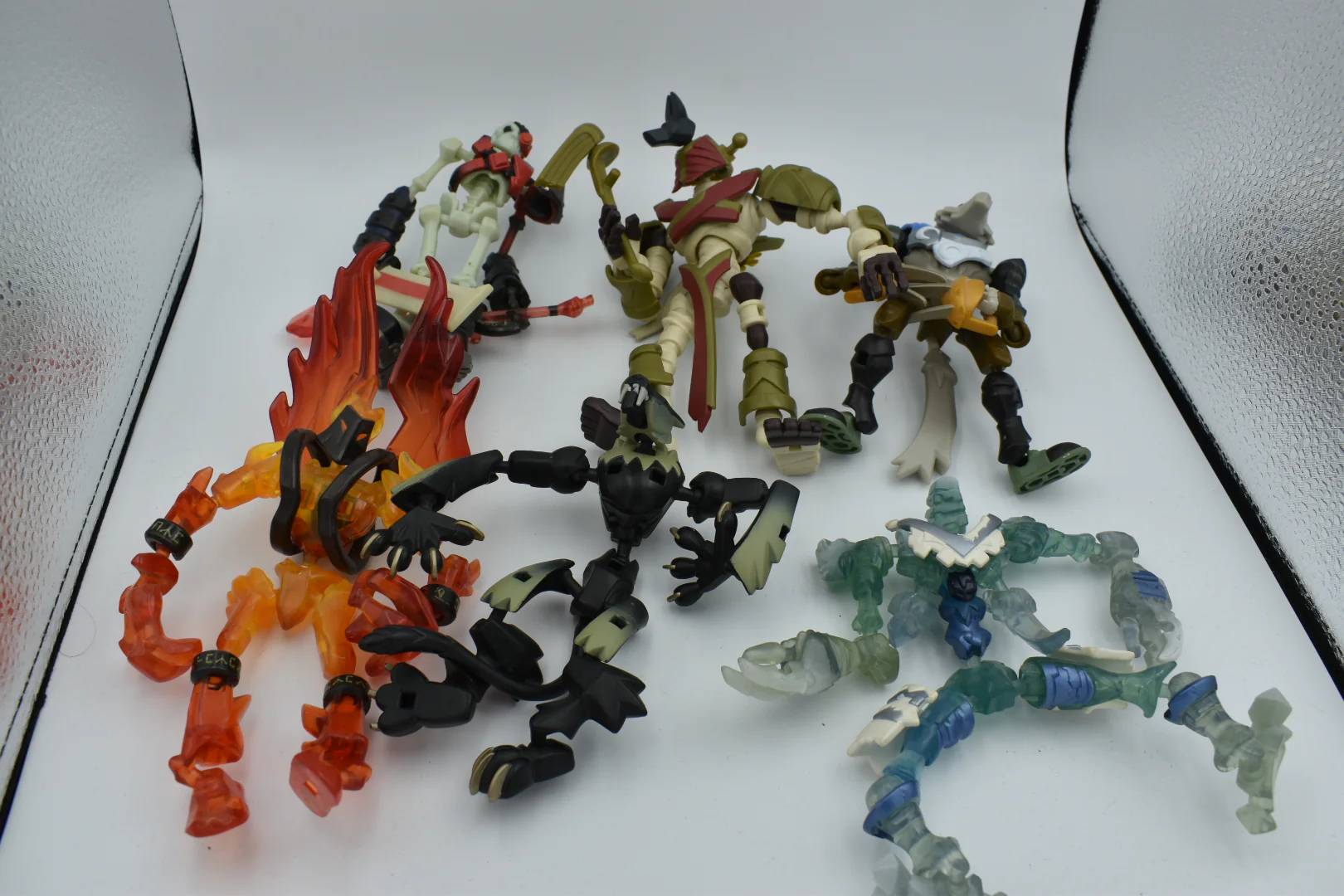 XEVOZ : Huge Lot of Figures and Accessories - Image 3